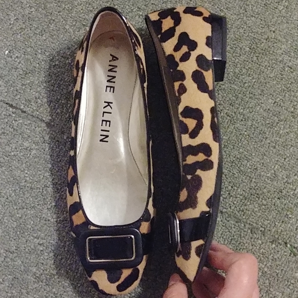 Anne Klein Flats - Picture 2 of 3